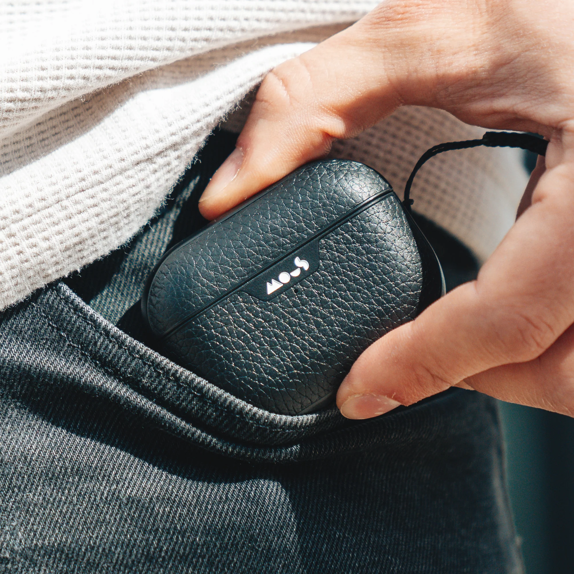 Black Leather AirPods Pro Case - Image 6