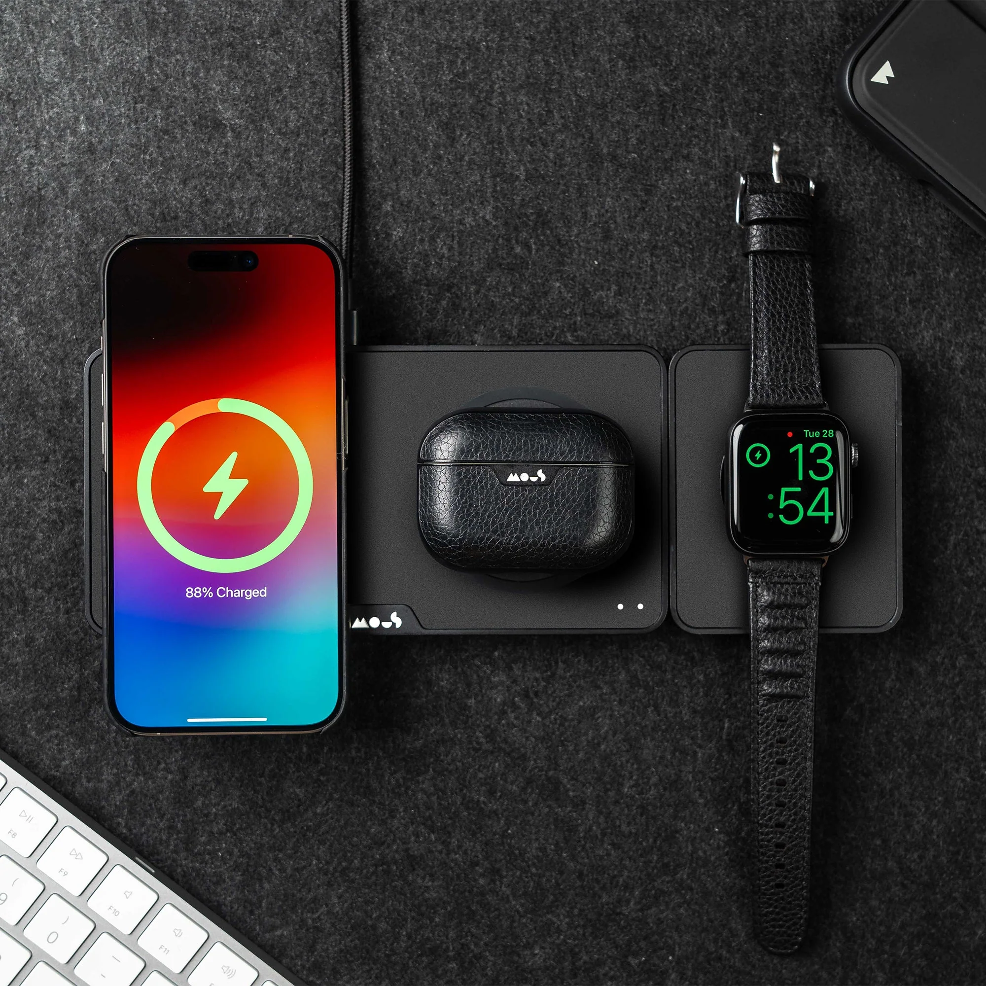 Matte Black Wireless Charging Station - Image 5
